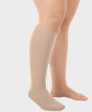 Below-knee compression stocking with closed toe