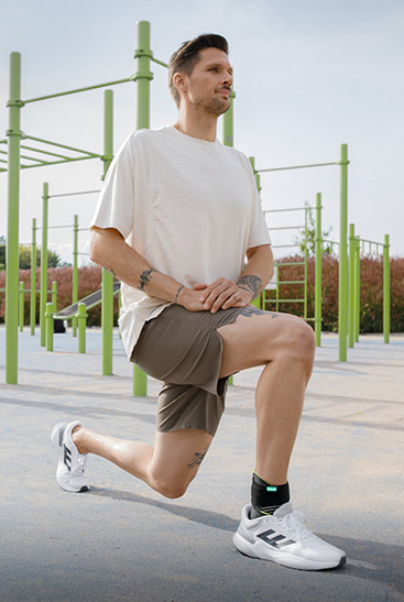 Man wearing JuzoPro Malleo Xtec Strong during exercise